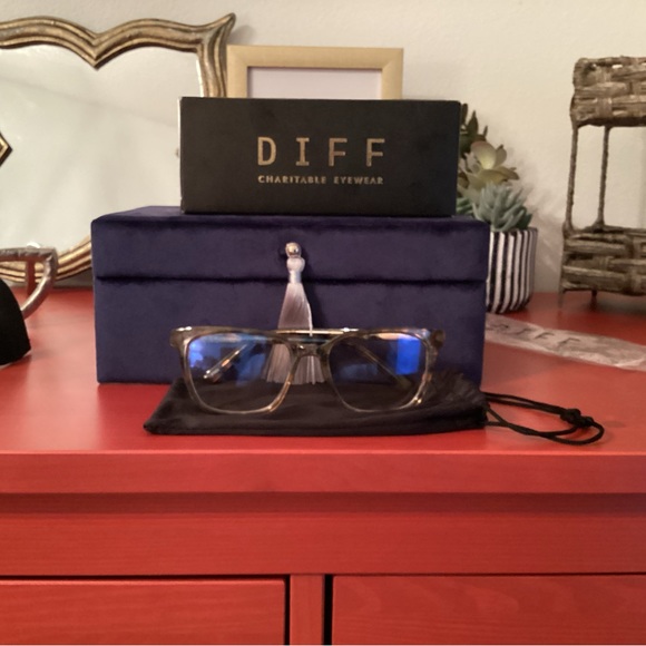 Diff Eyewear Accessories - Diff Finn Bruce Light Glasses.